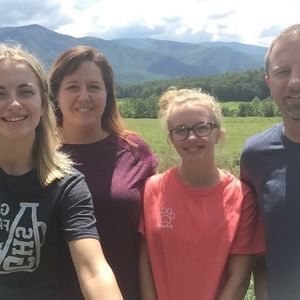 Meet your Posher, Angie